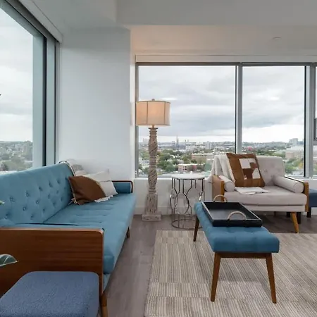 High Rise Retreat W City Skyline Views Shared Gym
